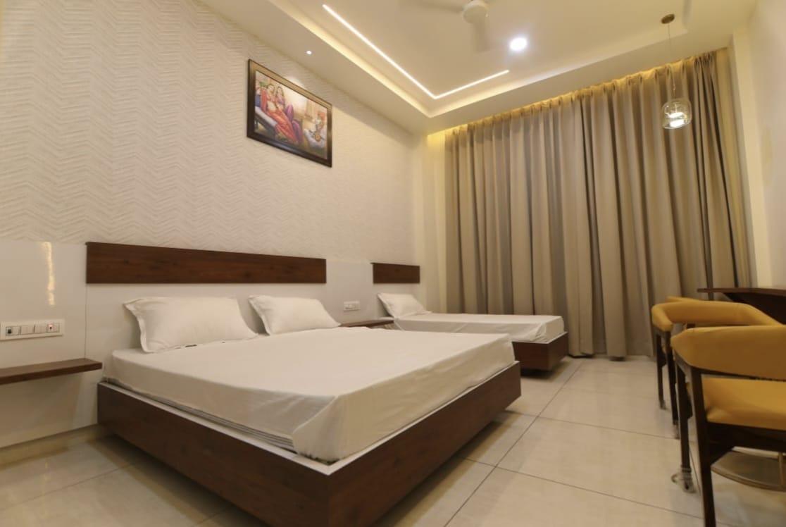 3 Bed AC